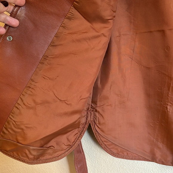 VINTAGE Brown Faux Leather Belted Shirt Jacket Size SMALL MEDIUM Pearl Snap 70s - Picture 14 of 17